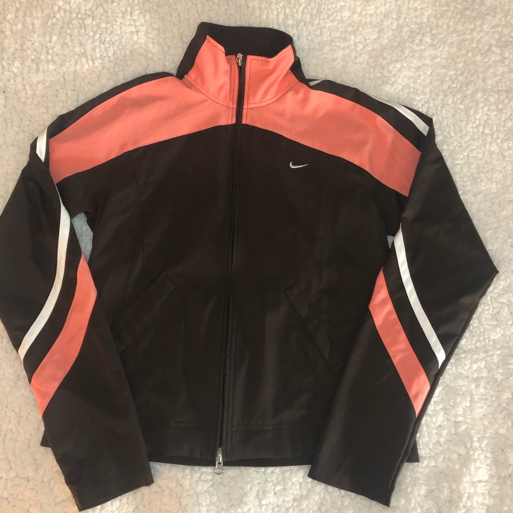 🌟NIKE Sportswear Windrunner🌟 - Picture 2 of 7